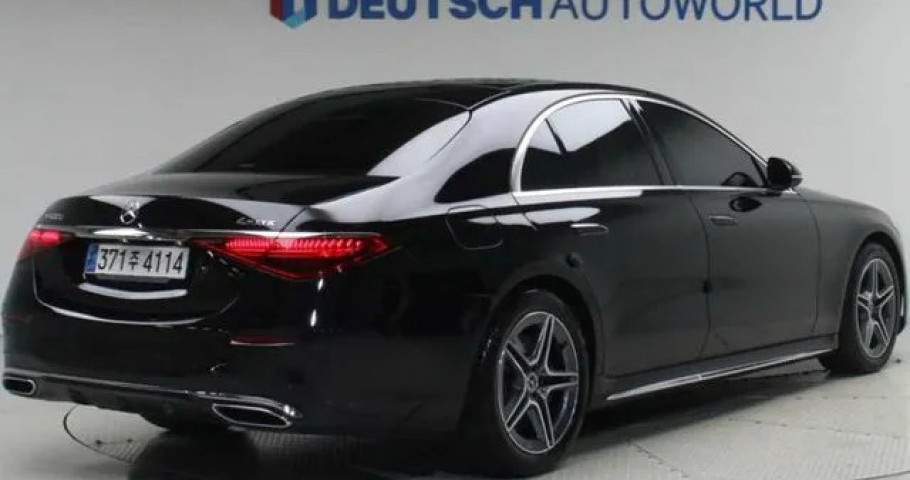 Mercedes-Benz S-Class 