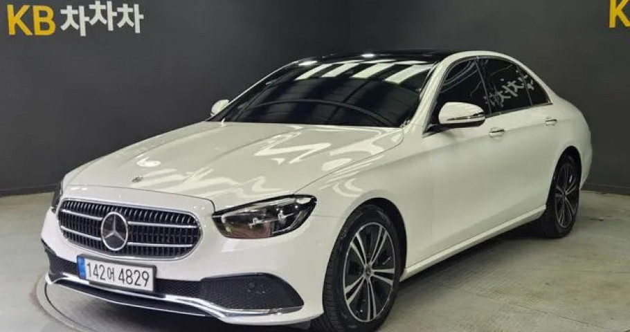 Mercedes-Benz E-Class 