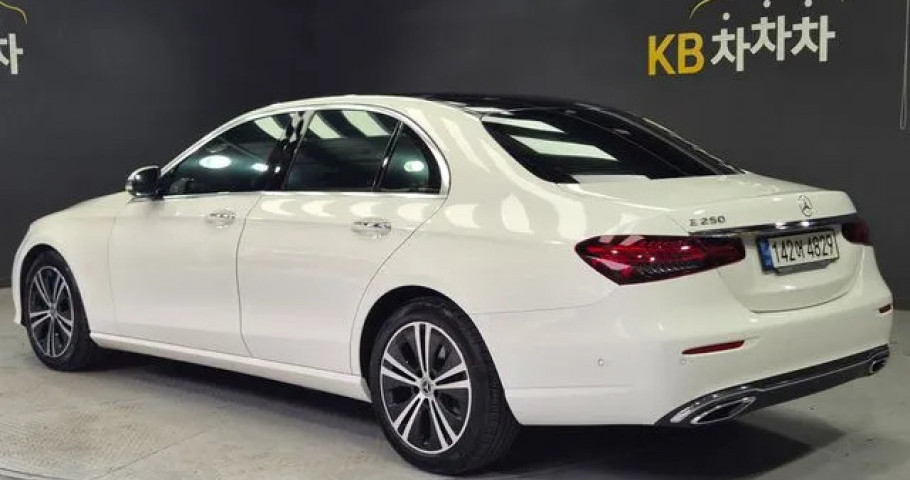 Mercedes-Benz E-Class 