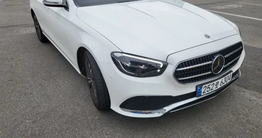 Mercedes-Benz E-Class 