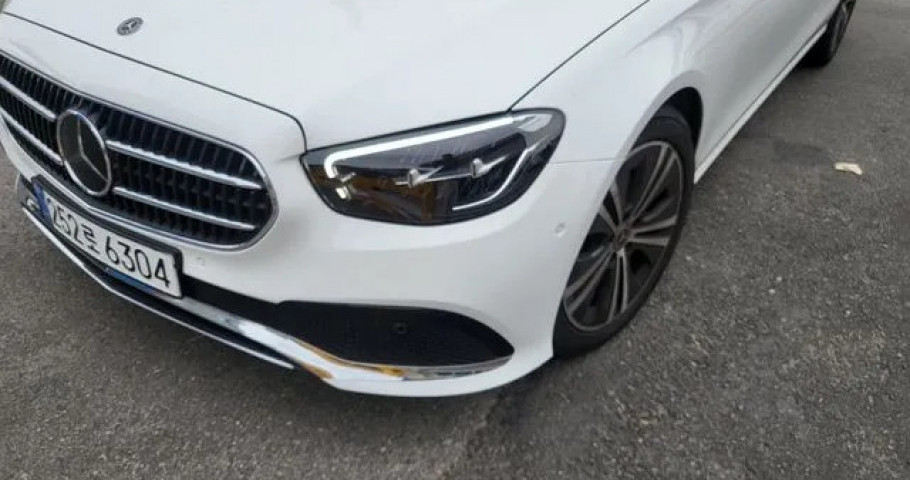 Mercedes-Benz E-Class 