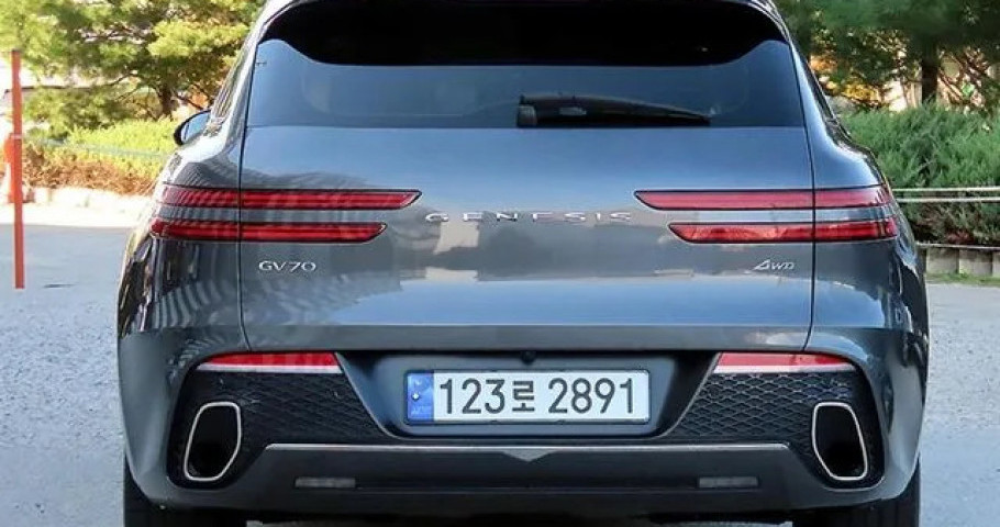 Genesis Gv70 