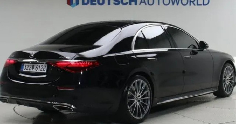 Mercedes-Benz S-Class 