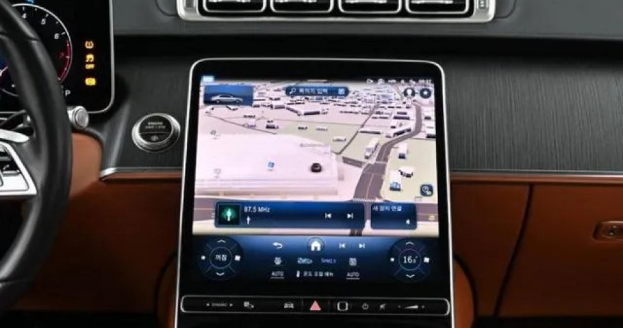 Mercedes-Benz S-Class 