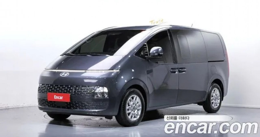 Hyundai Staria 