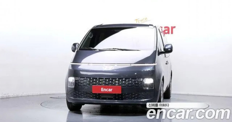 Hyundai Staria 