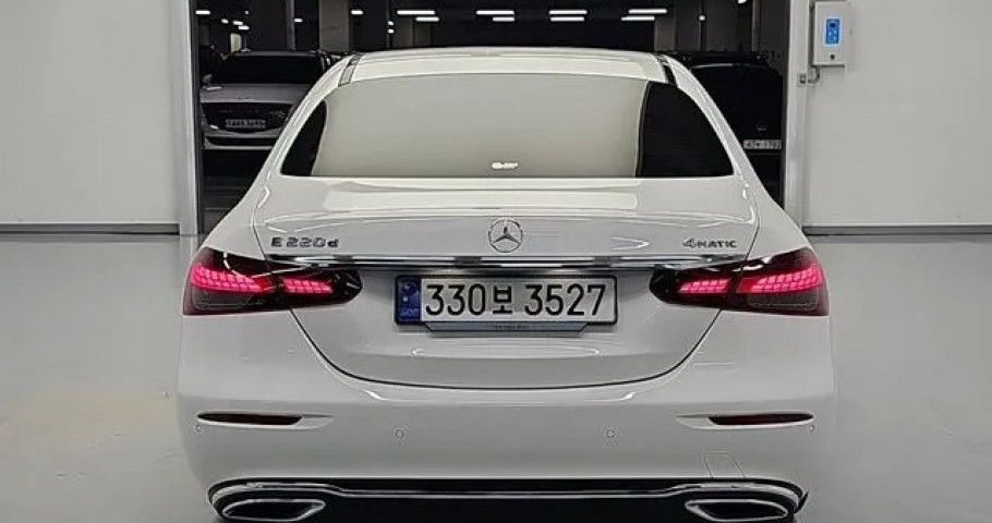 Mercedes-Benz E-Class 