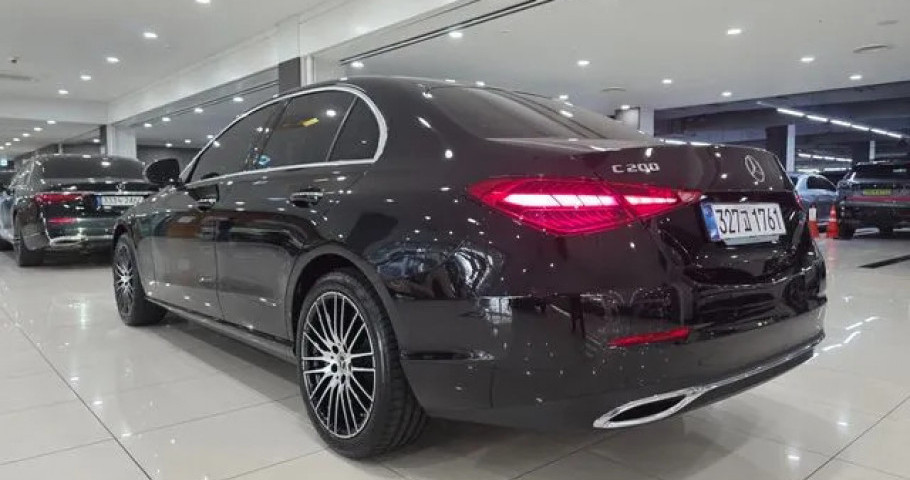 Mercedes-Benz C-Class 