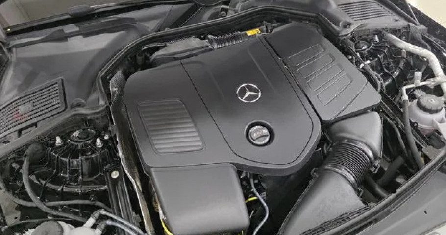 Mercedes-Benz C-Class 