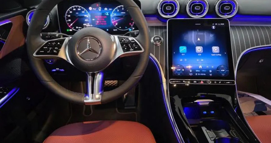 Mercedes-Benz C-Class 