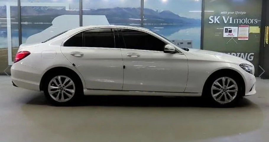 Mercedes-Benz C-Class 
