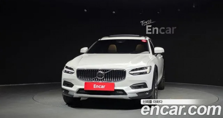Volvo V90 