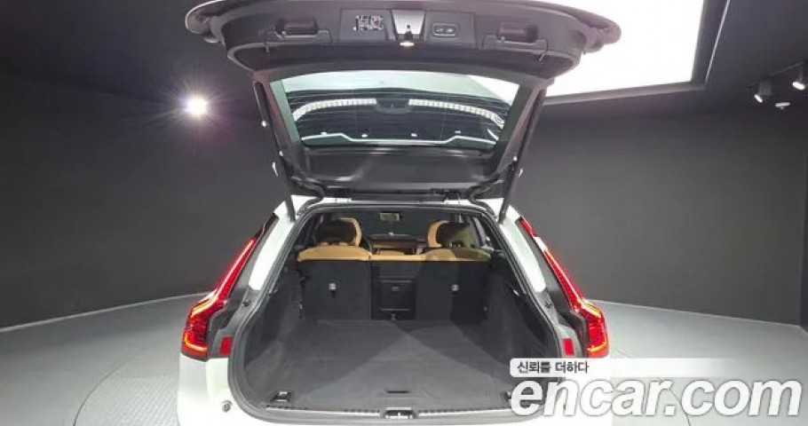 Volvo V90 