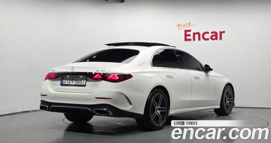 Mercedes-Benz E-Class 