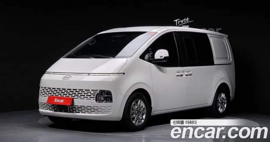 Hyundai Staria 