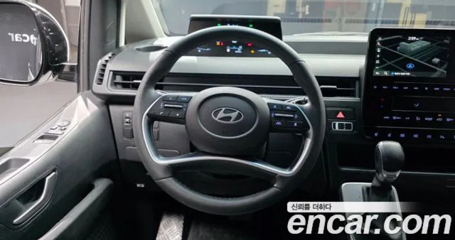 Hyundai Staria 