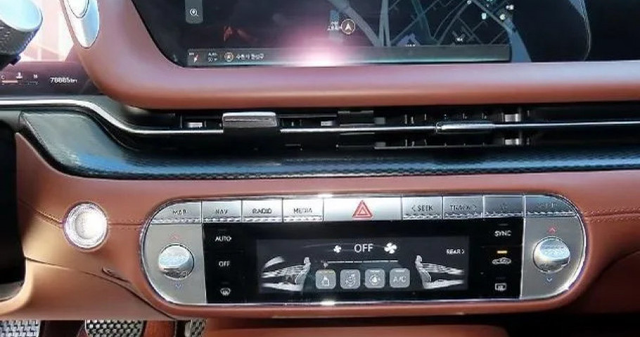 Genesis G90 