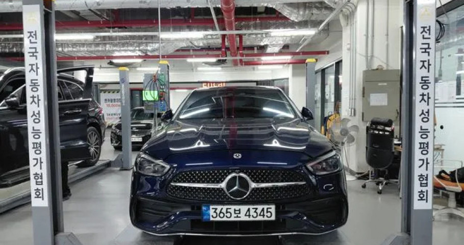 Mercedes-Benz C-Class 