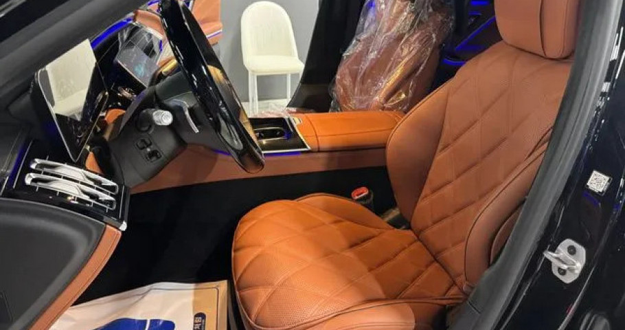 Mercedes-Benz S-Class 