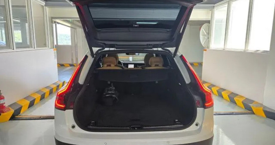 Volvo V90 