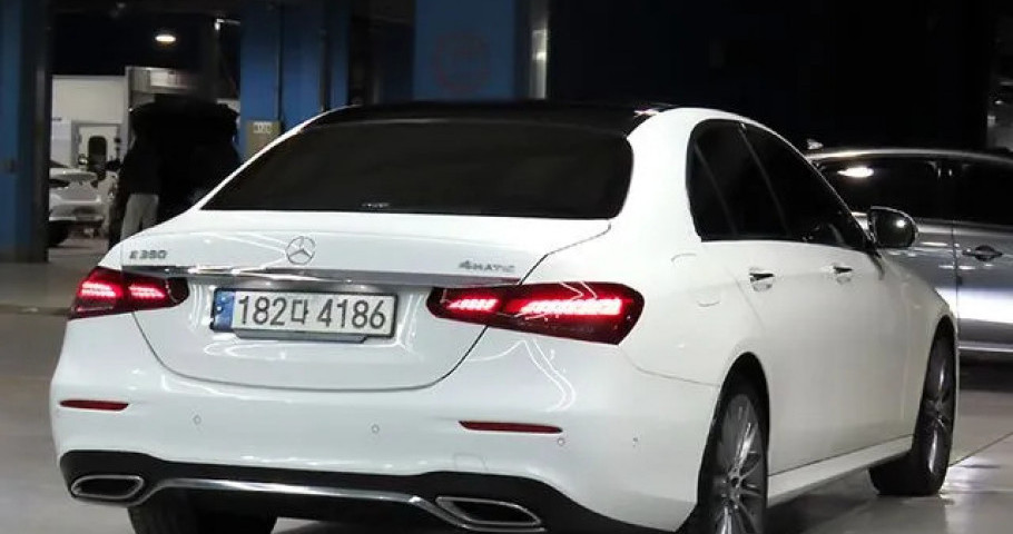Mercedes-Benz E-Class 