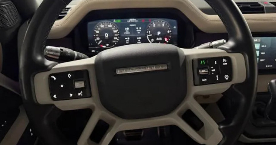 Land Rover Defender 