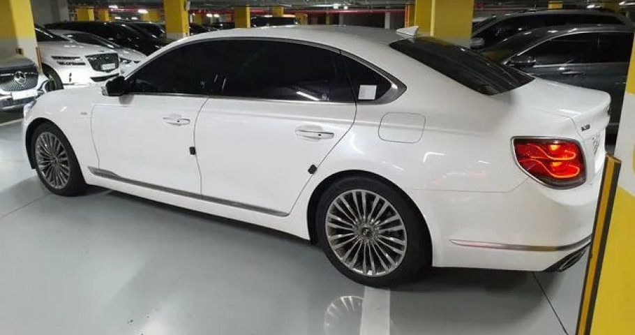 Kia K9 