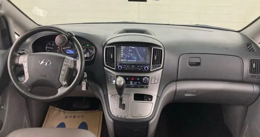Hyundai Starex 