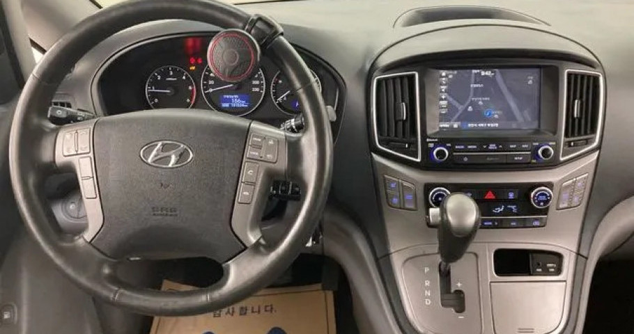 Hyundai Starex 