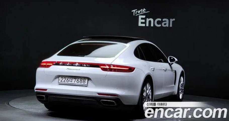 Porsche Panamera 