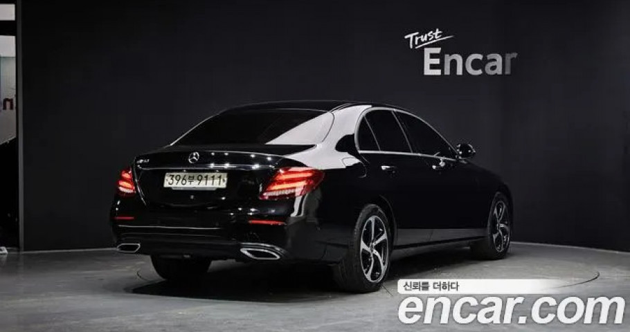 Mercedes-Benz E-Class 