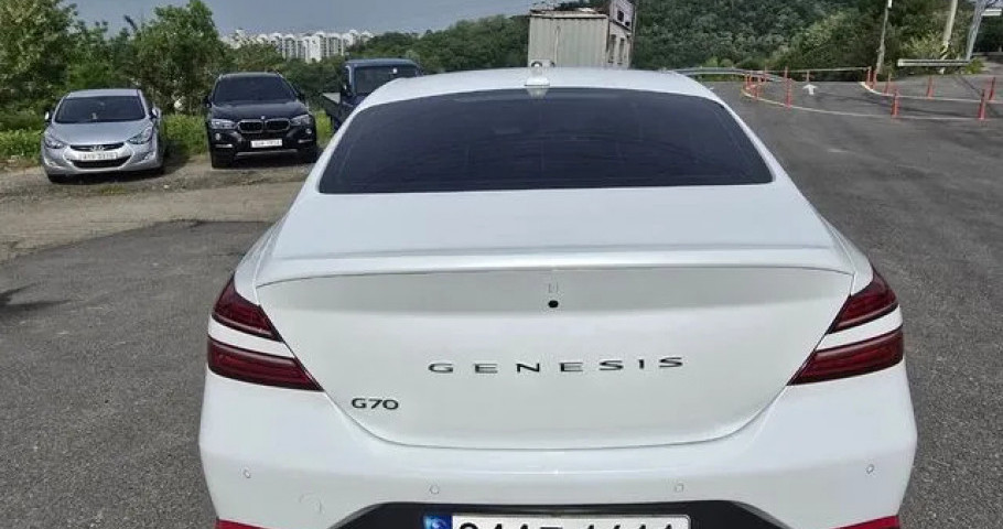 Genesis G70 