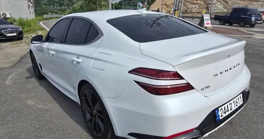 Genesis G70 