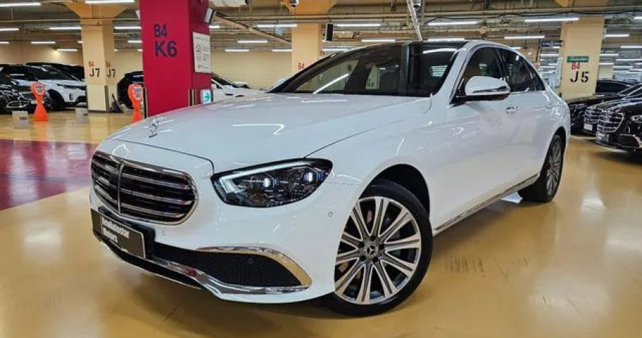 Mercedes-Benz E-Class 