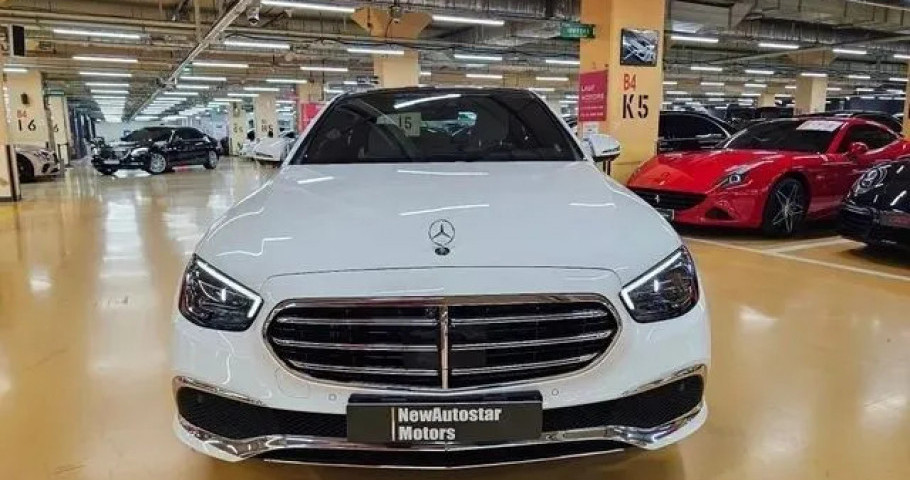 Mercedes-Benz E-Class 