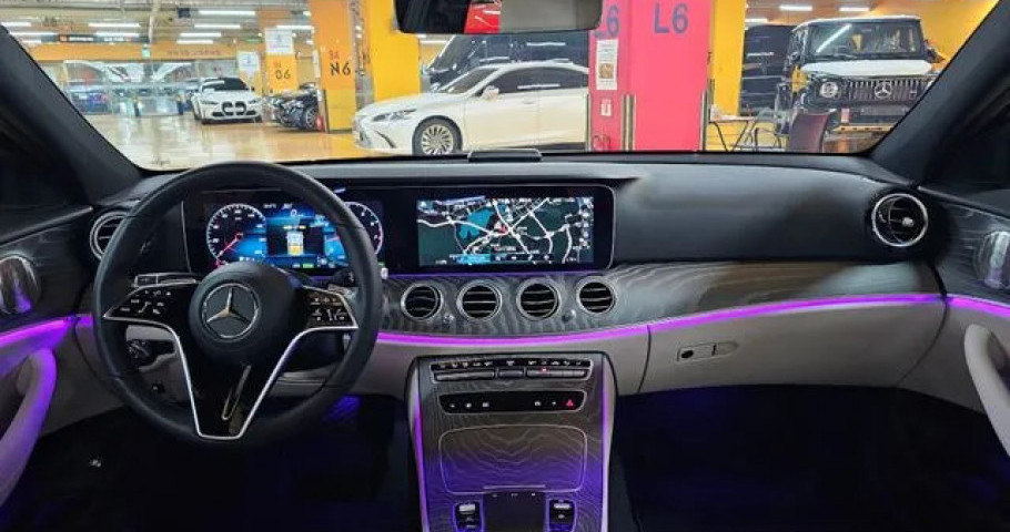 Mercedes-Benz E-Class 