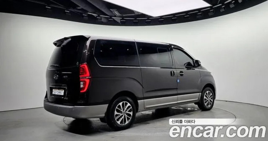 Hyundai Starex 