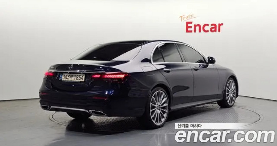 Mercedes-Benz E-Class 
