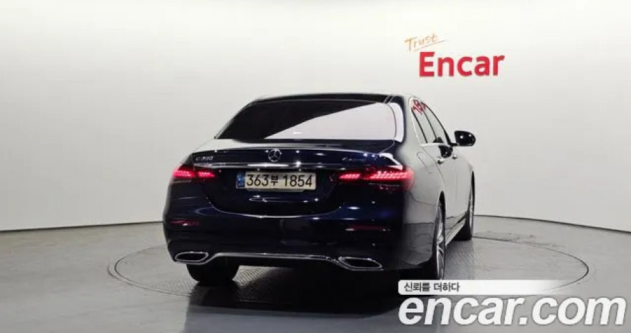 Mercedes-Benz E-Class 