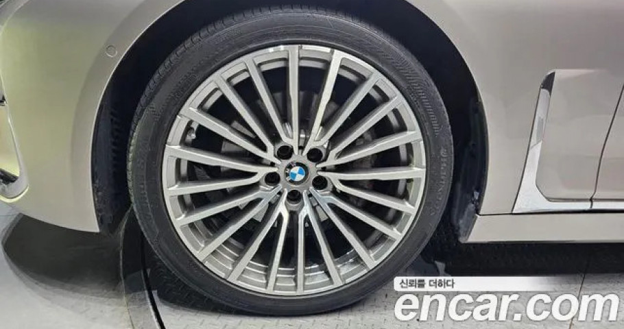 BMW 7-Series 