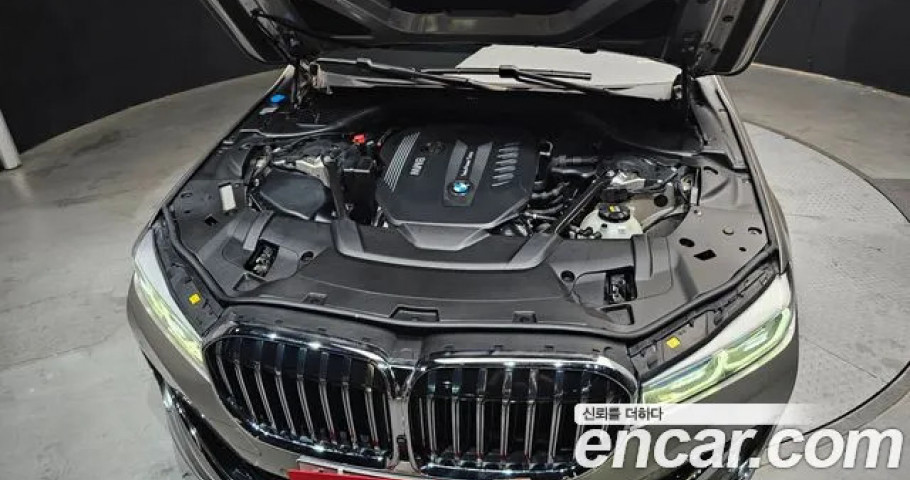 BMW 7-Series 