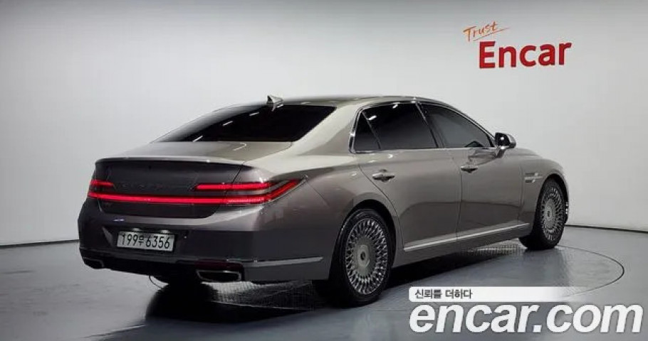 Genesis G90 