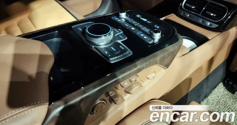 Genesis G90 