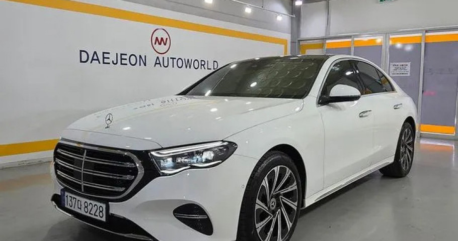 Mercedes-Benz E-Class 