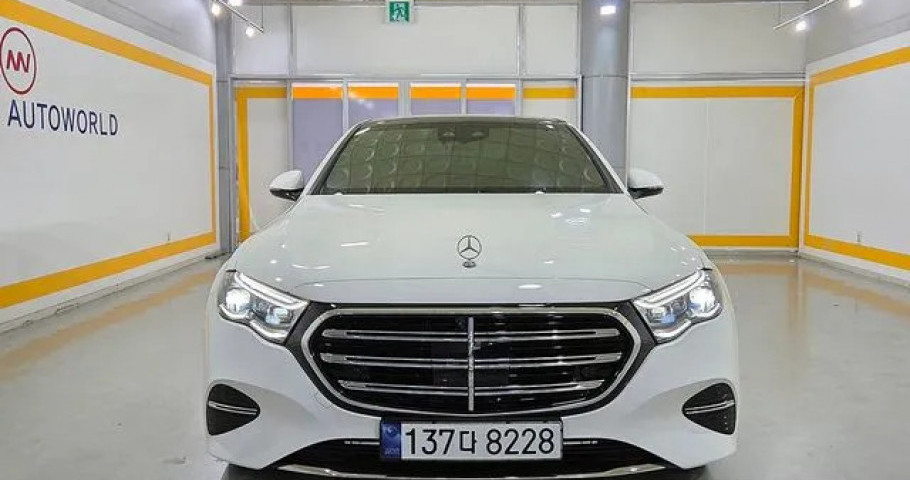 Mercedes-Benz E-Class 