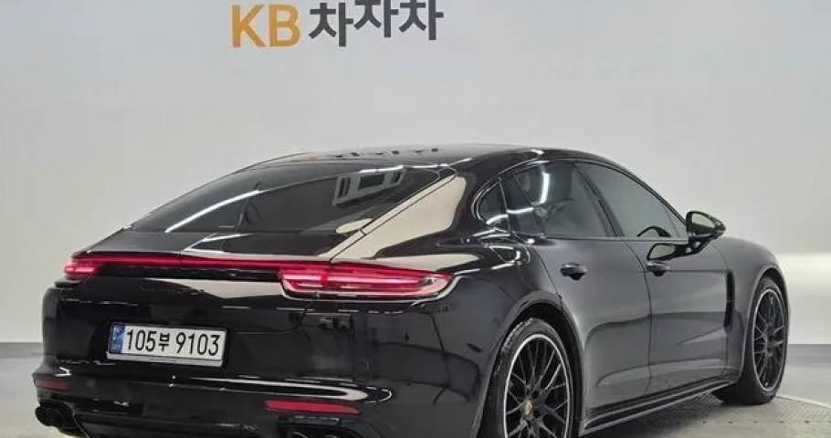 Porsche Panamera 