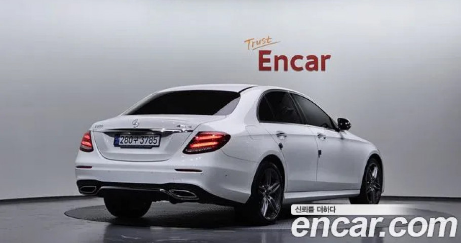 Mercedes-Benz E-Class 
