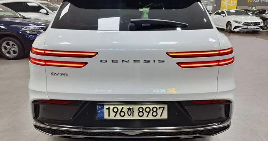 Genesis Gv70 