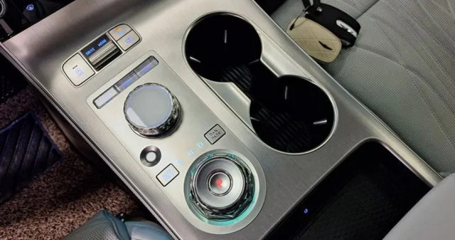 Genesis Gv70 