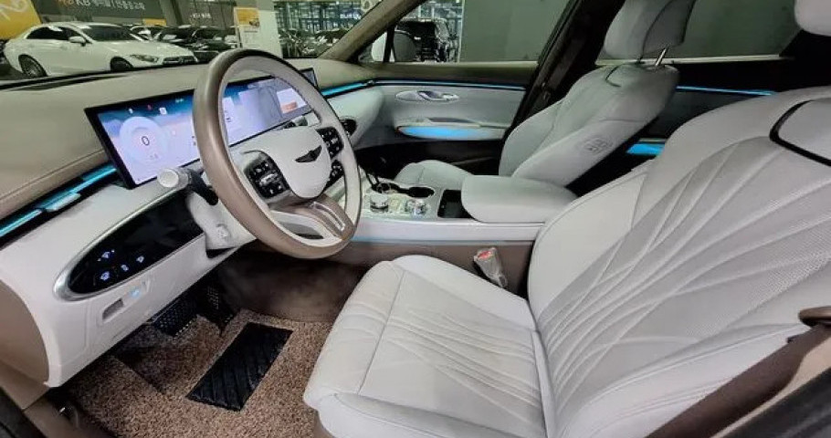 Genesis Gv70 